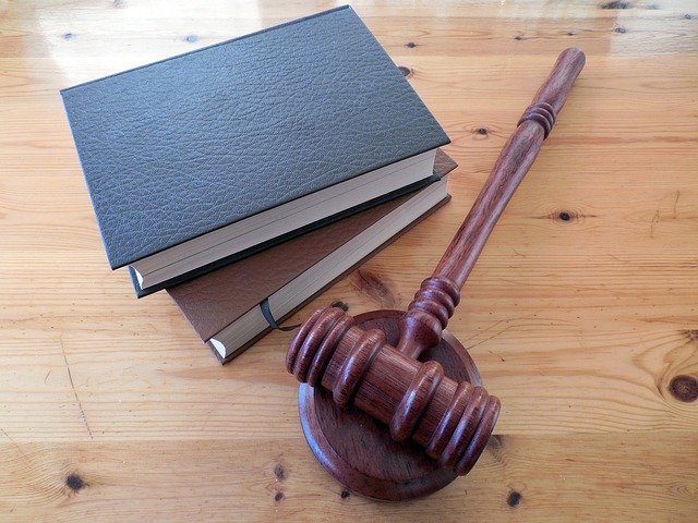 Image of gavel and law books